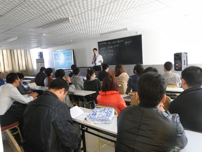 2013年12月，學(xué)員入學(xué)培訓(xùn)