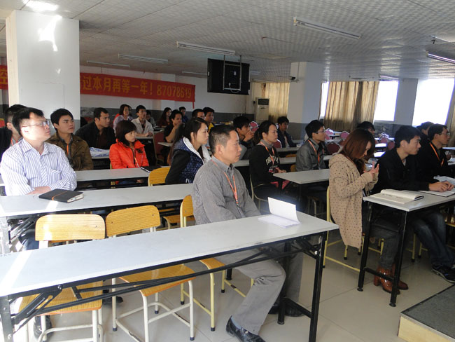 2013年12月，學(xué)員入學(xué)培訓(xùn)